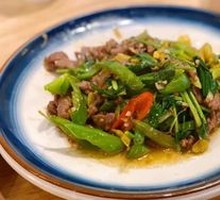 Stir-Fried Beef with Yellow Onion
