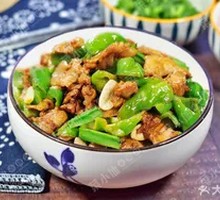 Spicy Stir-Fried Pork with Chili