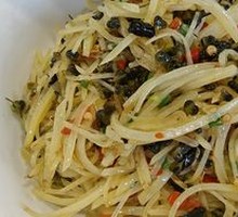 Stir-fried Leek Flowers with Potato Shreds
