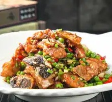 Green Pepper Stir-fried Fish Head