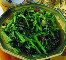 Stir-Fried Spinach with Garlic