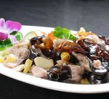 Stir-fried Beef with Wood Ear Mushrooms