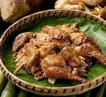 Ancient-Style Charcoal-Grilled Bamboo Tube Crispy Skin Juicy Chicken