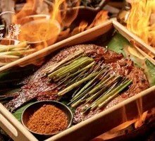 Banna Lemongrass Grilled Fish