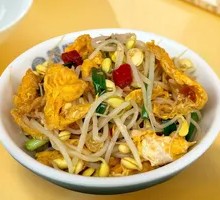 Fatty Bean Sprouts Stir-fried with Eggs