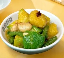 Golden Garlic Ginger Squash Stew with Green Beans