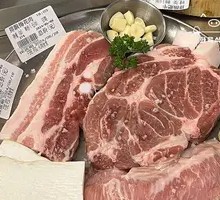 Seoul-Style Acidified Pork Belly with Marbled Meat