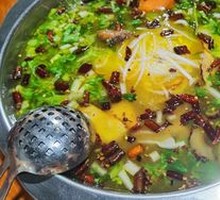 Sour Cabbage Pork Trotter Pot