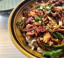 Stir-Fried Pork with Green Pepper Noodles