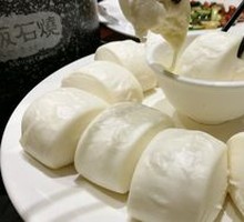 Milk-flavored Steamed Buns