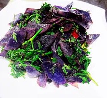 Sichuan Pepper Leaves Stir-fried Purple Potato Slices