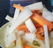 Refreshing Pickled Vegetables