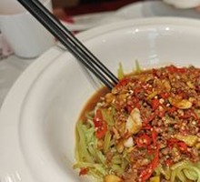 Lettuce Noodles with Meat Sauce