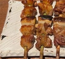 Three-Yellow Chicken and Curly Onion Skewers