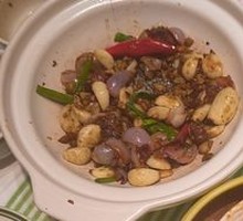 Red Onion and Sand Ginger Chicken Steamed Pot