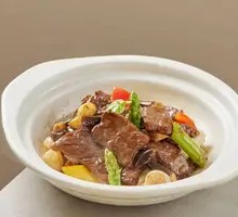 Braised Beef with Lemongrass in Clay Pot