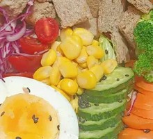 Seasonal Vegetable Salad