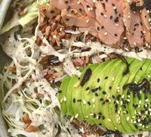 Low-Temperature Slow-Cooked Beef and Avocado Salad