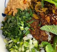 Signature Braised Noodles