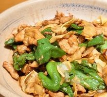 Grandmother's Stir-Fried Pork with Green Pepper