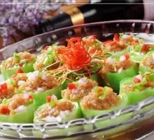 Steamed Loofah with Garlic