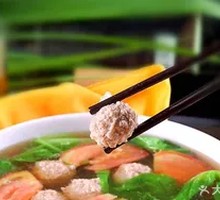 Bean Sprout and Pork Dumpling Soup