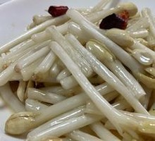 Stir-Fried Peanut Sprouts