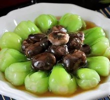 Stir-Fried Mushrooms with Seasonal Vegetables