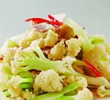 Organic Cauliflower in Clay Pot