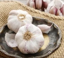 Raw Garlic Cloves