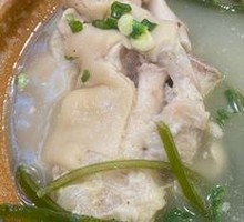 Braised Pig Trotter Soup in Clay Pot