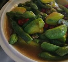 Cucumber and Green Bean Stir-fry