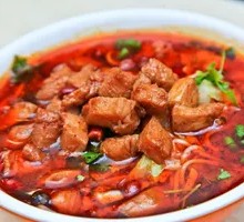 Spicy Chicken丁 Rice Noodles
