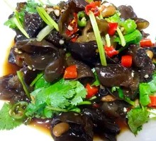 Cold-mixed black fungus