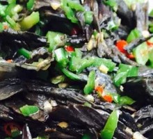 Green Pepper Stir-fried Dry Boletus