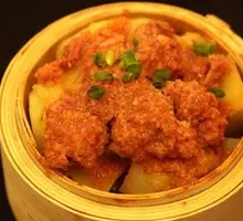 Steamed Pork Intestines with Rice Flour
