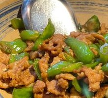 Grandmother's Stir-Fried Pork with Green Pepper