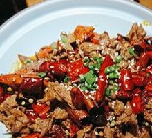 Stir-Fried Beef with Yellow Onion