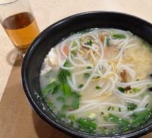 Crossing-the-bridge Rice Noodles