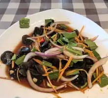 Cold-mixed black fungus