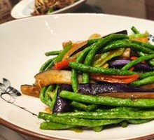 Eggplant Stir-Fried with Green Beans