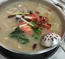 Authentic Fuyuan Sichuan Pickled Cabbage and Pig Trotter Hot Pot (Small Pot)