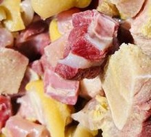 Ham Leg Stewed with White Kidney Beans