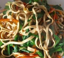 Leek Tofu Skin Stir-fry