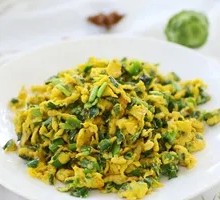 Stir-fried Leek with Free-range Eggs