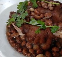 Signature Braised Pig's Feet