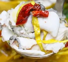 Chrysanthemum Sour Cabbage Wuchang Fish