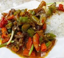 Beef with Green Pepper Rice Bowl