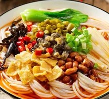 Vegetable-Rich, Low-Noodle Luosifen