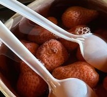 Chilled Small Strawberries